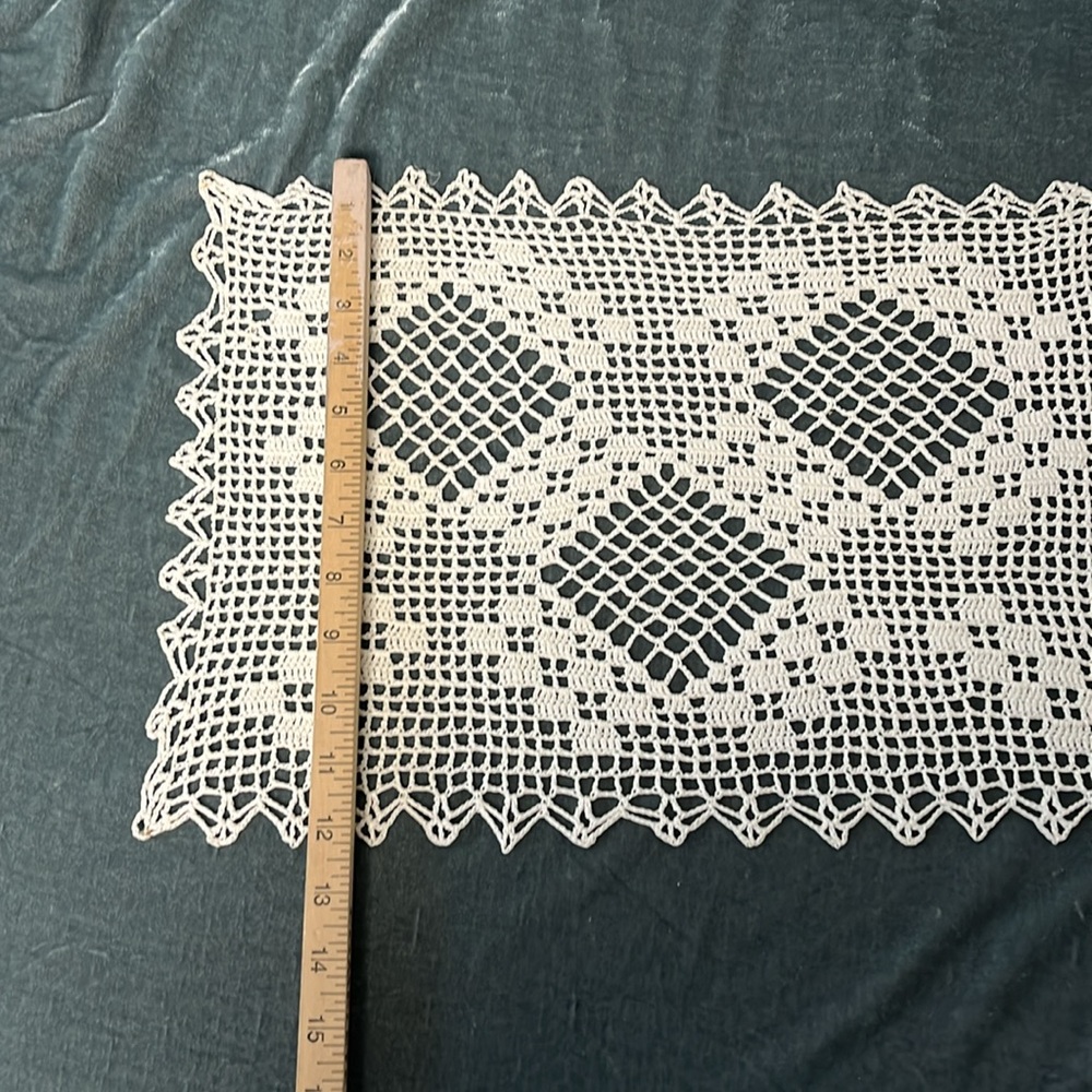 VTG Rectangle Starched Doily - Picture 3 of 5